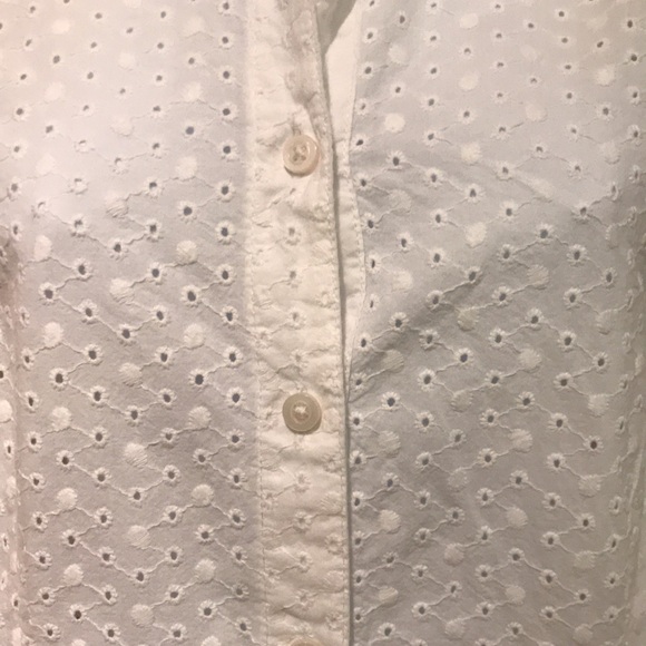 Croft and Barrow eyelet sleeveless button down shirt - Picture 3 of 8